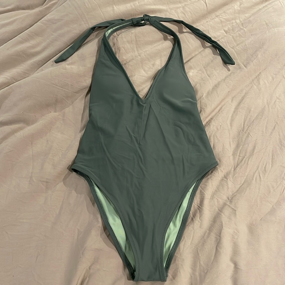 NEW- Aerie Plunge V-Neck Swimsuit
